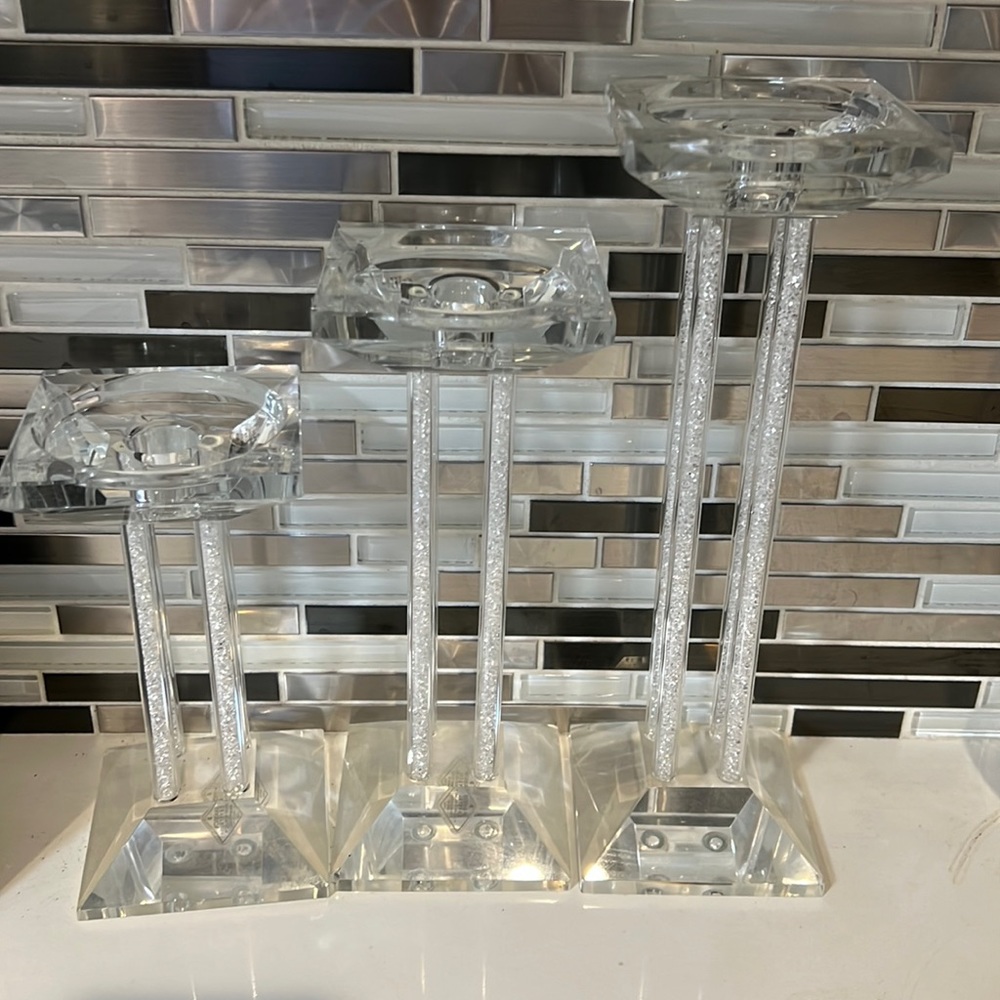 Candleholder (candles not included)